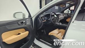 Volvo XC60 B5 Ultra Bright 2025 года из Южной Кореи
