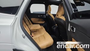 Volvo XC60 B5 Ultra Bright 2025 года из Южной Кореи