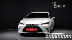 Lexus ES Luxury Plus 2023 года из Южной Кореи