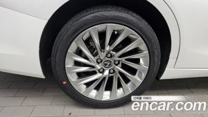 Lexus ES Luxury Plus 2023 года из Южной Кореи