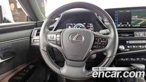 Lexus ES Luxury Plus 2023 года из Южной Кореи