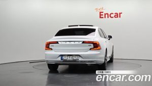 Volvo S90 B5 ULTIMATE Bright 2023 года из Южной Кореи