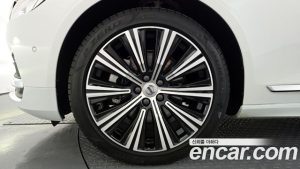 Volvo S90 B5 ULTIMATE Bright 2023 года из Южной Кореи