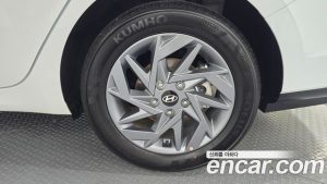 Hyundai AVANTE Modern 2025 года из Южной Кореи