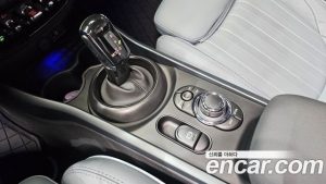 Mini Clubman Untold Edition 2024 года из Южной Кореи