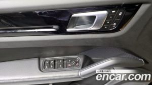 Porsche Cayenne 3.0 2023 года из Южной Кореи