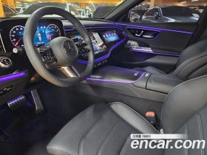 Mercedes-Benz E-Class E300 4MATIC AMG Line 2024 года из Южной Кореи