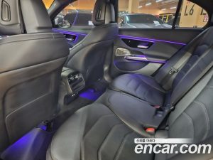 Mercedes-Benz E-Class E300 4MATIC AMG Line 2024 года из Южной Кореи