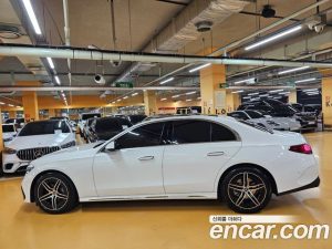 Mercedes-Benz E-Class E300 4MATIC AMG Line 2024 года из Южной Кореи