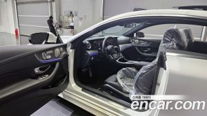 Mercedes-Benz E-Class E450 4MATIC Coupe 2023 года из Южной Кореи