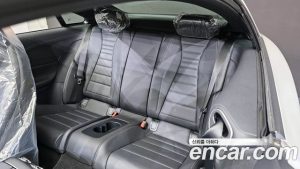 Mercedes-Benz E-Class E450 4MATIC Coupe 2023 года из Южной Кореи