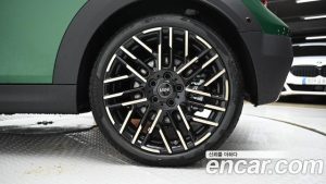 Mini Cooper Convertible Favoured 2025 года из Южной Кореи
