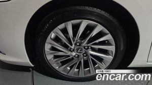 Lexus ES Executive 2023 года из Южной Кореи