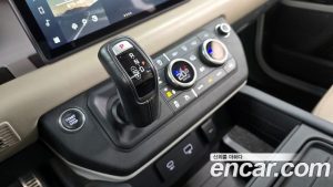 Land Rover Defender 110 D300 HSE 2022 года из Южной Кореи