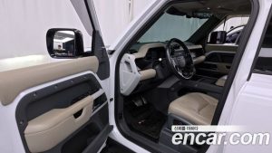 Land Rover Defender 110 D300 HSE 2022 года из Южной Кореи