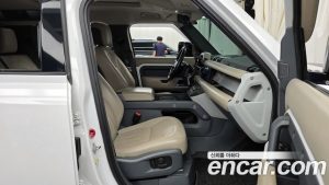 Land Rover Defender 110 D300 HSE 2022 года из Южной Кореи