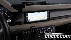 Land Rover Defender 110 D300 HSE 2022 года из Южной Кореи