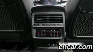 Audi Q7 50 TDI 4WD Premium 2023 года из Южной Кореи
