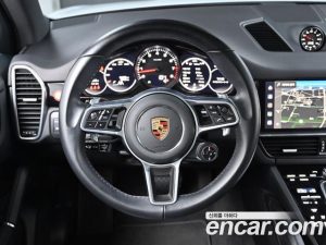 Porsche Cayenne 3.0 2023 года из Южной Кореи