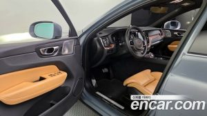 Volvo XC60 B5 ULTIMATE Bright 2023 года из Южной Кореи