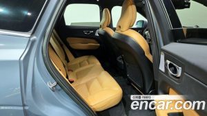 Volvo XC60 B5 ULTIMATE Bright 2023 года из Южной Кореи