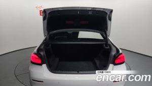 BMW 5-Series 520i Luxury 2023 года из Южной Кореи