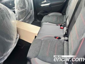 Mercedes-Benz GLB-Class GLB250 4MATIC 2025 года из Южной Кореи