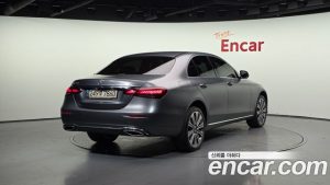 Mercedes-Benz E-Class E350 4MATIC Exclusive 2023 года из Южной Кореи