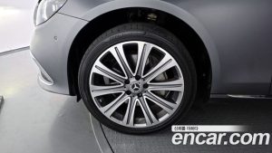 Mercedes-Benz E-Class E350 4MATIC Exclusive 2023 года из Южной Кореи
