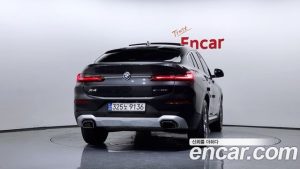 BMW X4 xDrive20i xLine 2023 года из Южной Кореи