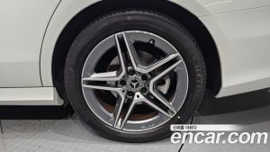 Mercedes-Benz E-Class E250 AMG Line 2023 года из Южной Кореи
