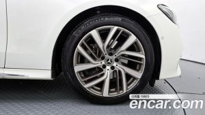 Mercedes-Benz E-Class E220d 4MATIC Exclusive 2024 года из Южной Кореи