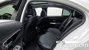Mercedes-Benz E-Class E220d 4MATIC Exclusive 2024 года из Южной Кореи
