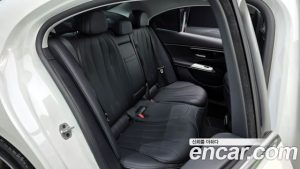 Mercedes-Benz E-Class E220d 4MATIC Exclusive 2024 года из Южной Кореи