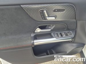 Mercedes-Benz GLA-Class GLA45 AMG 4MATIC+ 2025 года из Южной Кореи