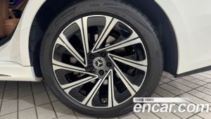 Mercedes-Benz E-Class E300 4MATIC Exclusive 2025 года из Южной Кореи