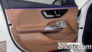 Mercedes-Benz E-Class E300 4MATIC Exclusive 2025 года из Южной Кореи