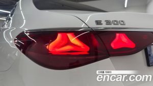 Mercedes-Benz E-Class E300 4MATIC Exclusive 2025 года из Южной Кореи