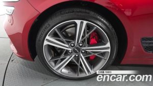 Genesis G70 Бензин 2.5T 2WD 2024 года из Южной Кореи