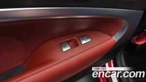 Genesis G70 Бензин 2.5T 2WD 2024 года из Южной Кореи