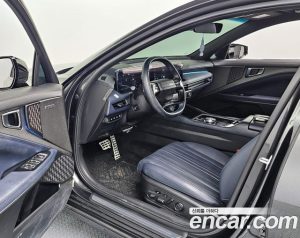 Kia K8 Signature Black 2025 года из Южной Кореи