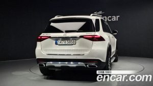 Mercedes-Benz GLE-Class GLE300d 4MATIC 2023 года из Южной Кореи