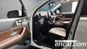Mercedes-Benz GLE-Class GLE300d 4MATIC 2023 года из Южной Кореи