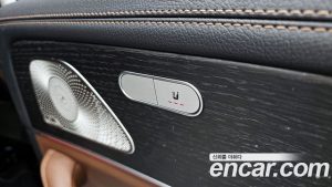 Mercedes-Benz GLE-Class GLE300d 4MATIC 2023 года из Южной Кореи