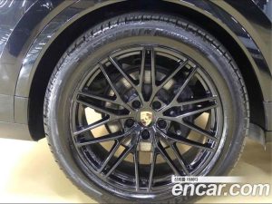 Porsche Cayenne 3.0 Coupe 2024 года из Южной Кореи