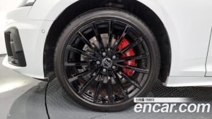 Audi A5 40 TFSI 4WD Premium Sportback 2023 года из Южной Кореи