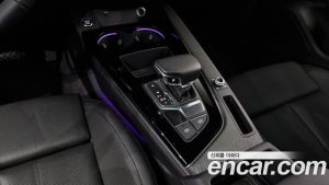 Audi A5 40 TFSI 4WD Premium Sportback 2023 года из Южной Кореи