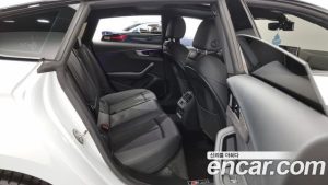 Audi A5 40 TFSI 4WD Premium Sportback 2023 года из Южной Кореи