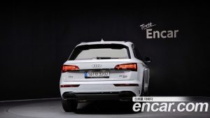 Audi Q5 45 TFSI 4WD Premium 2024 года из Южной Кореи