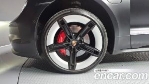 Porsche Taycan 4S 2025 года из Южной Кореи
